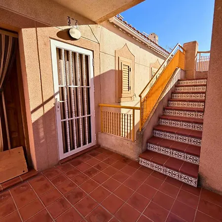 Eden 3c: Naufragos Area Apartment